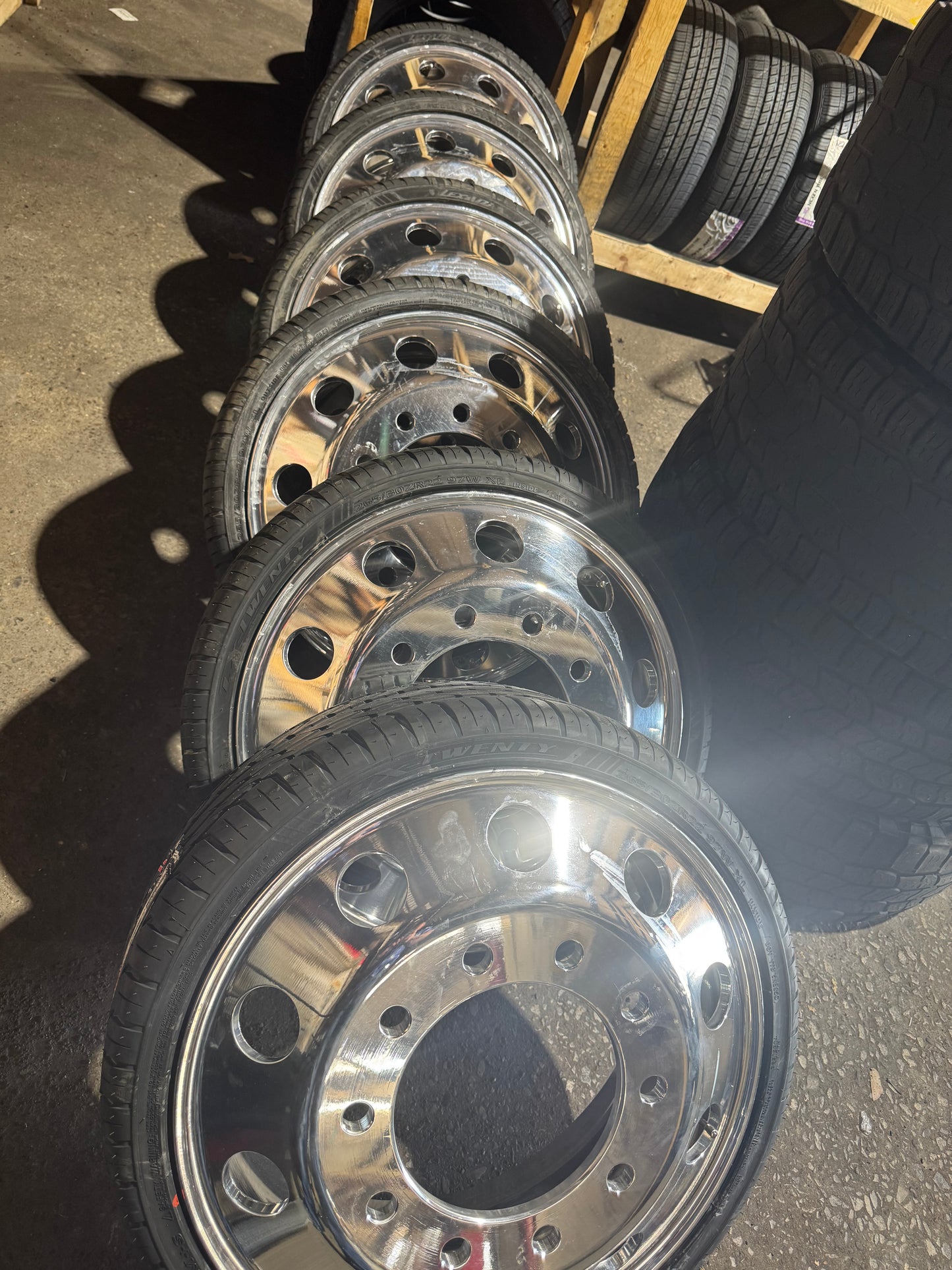 265/30r22 street tires