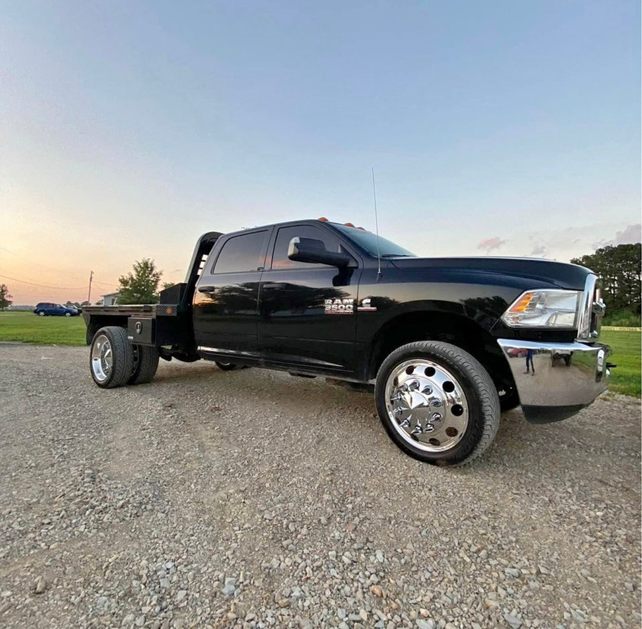 285/45r22 street tires